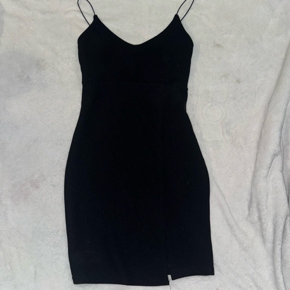 Dresses & Skirts - Cute black cocktail dress